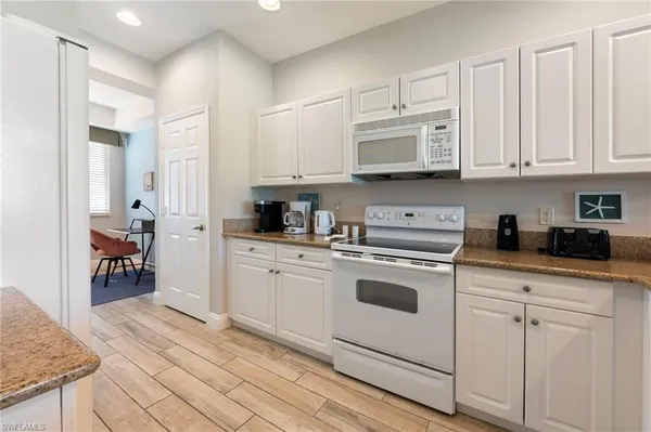 $399,999 | 7940 Mahogany Run Lane, Unit 612, Naples, FL 34113