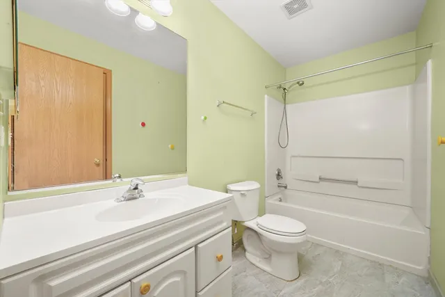 $275,000 | 409 Evergreen Circle, Unit 4, Gilberts, IL 60136