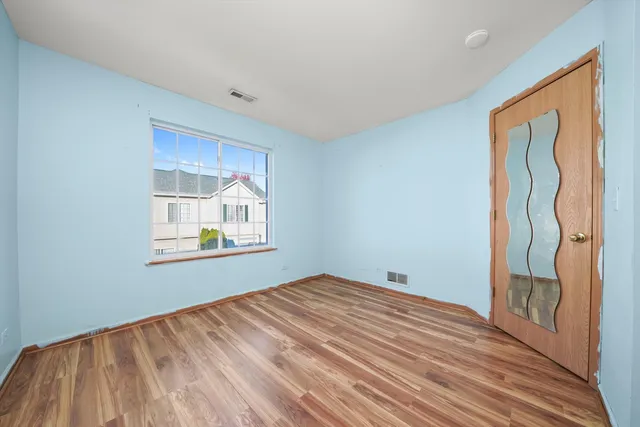 $275,000 | 409 Evergreen Circle, Unit 4, Gilberts, IL 60136