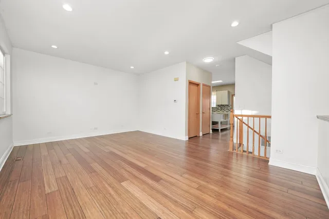 $275,000 | 409 Evergreen Circle, Unit 4, Gilberts, IL 60136