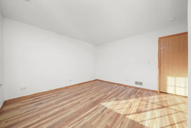 $275,000 | 409 Evergreen Circle, Unit 4, Gilberts, IL 60136