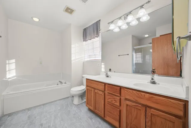 $275,000 | 409 Evergreen Circle, Unit 4, Gilberts, IL 60136