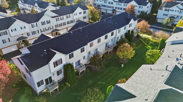 $275,000 | 409 Evergreen Circle, Unit 4, Gilberts, IL 60136