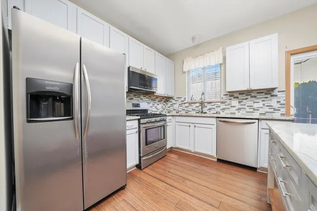 $275,000 | 409 Evergreen Circle, Unit 4, Gilberts, IL 60136