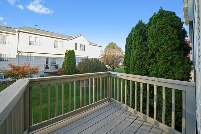 $275,000 | 409 Evergreen Circle, Unit 4, Gilberts, IL 60136