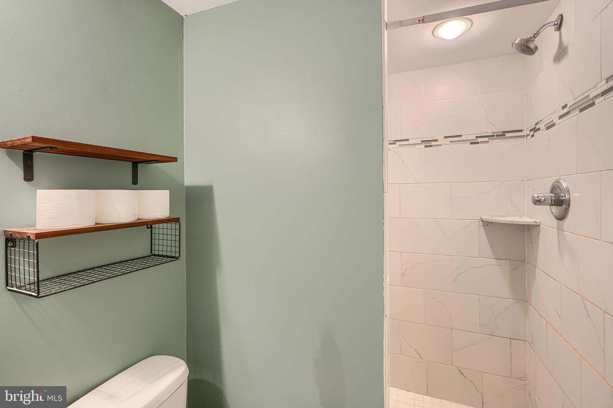 325 South Regester Street Baltimore, MD 21231 - Photo 18 of 41