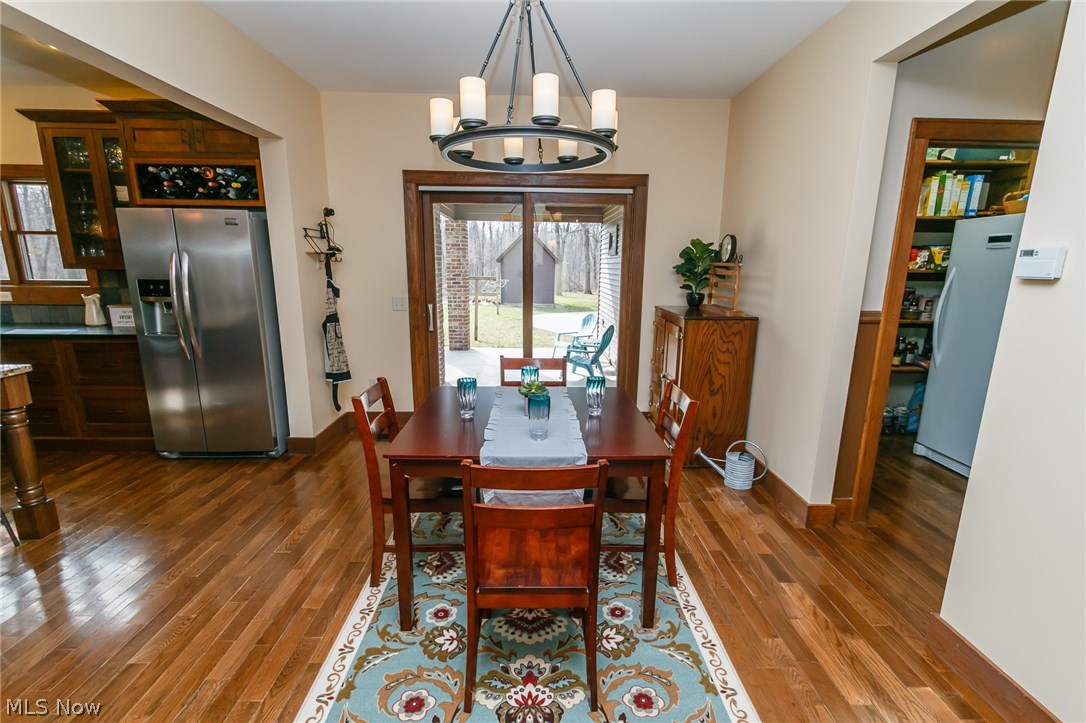 6160 Stone Road Hudson, OH 44236 - Photo 19 of 35 Additional dining area