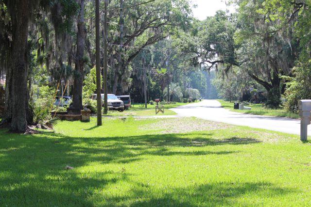 Lot 1 North Bay Grove Road Freeport, FL 32439 - Photo 6 of 7 a view of a park with large trees