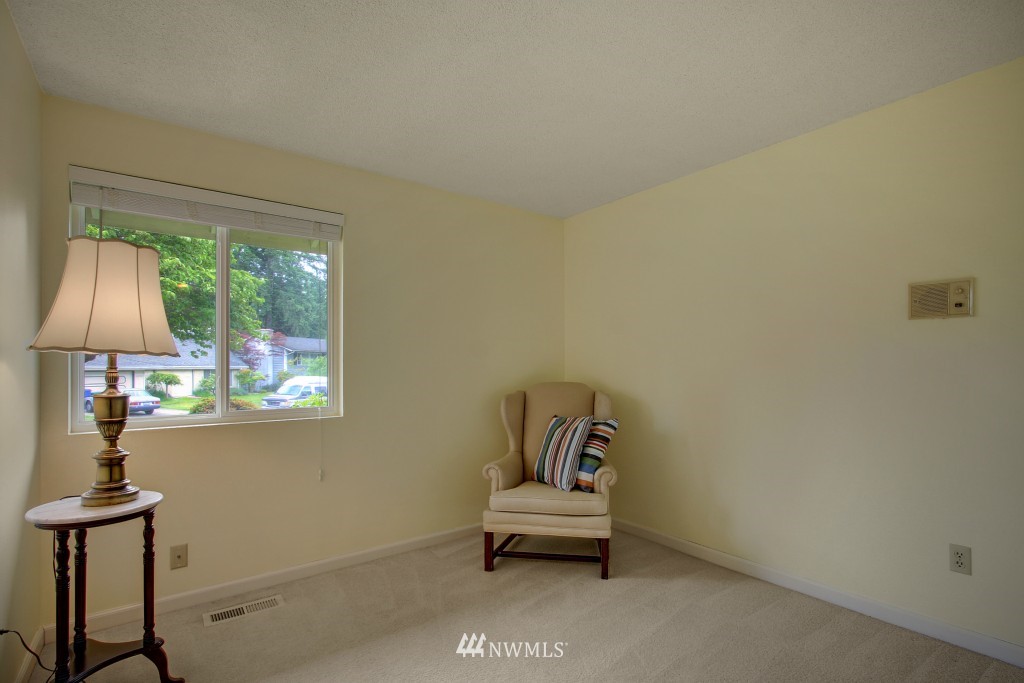 16205 133rd Place Southeast Renton, WA 98058 - Photo 12 of 15 Gallery Image 12