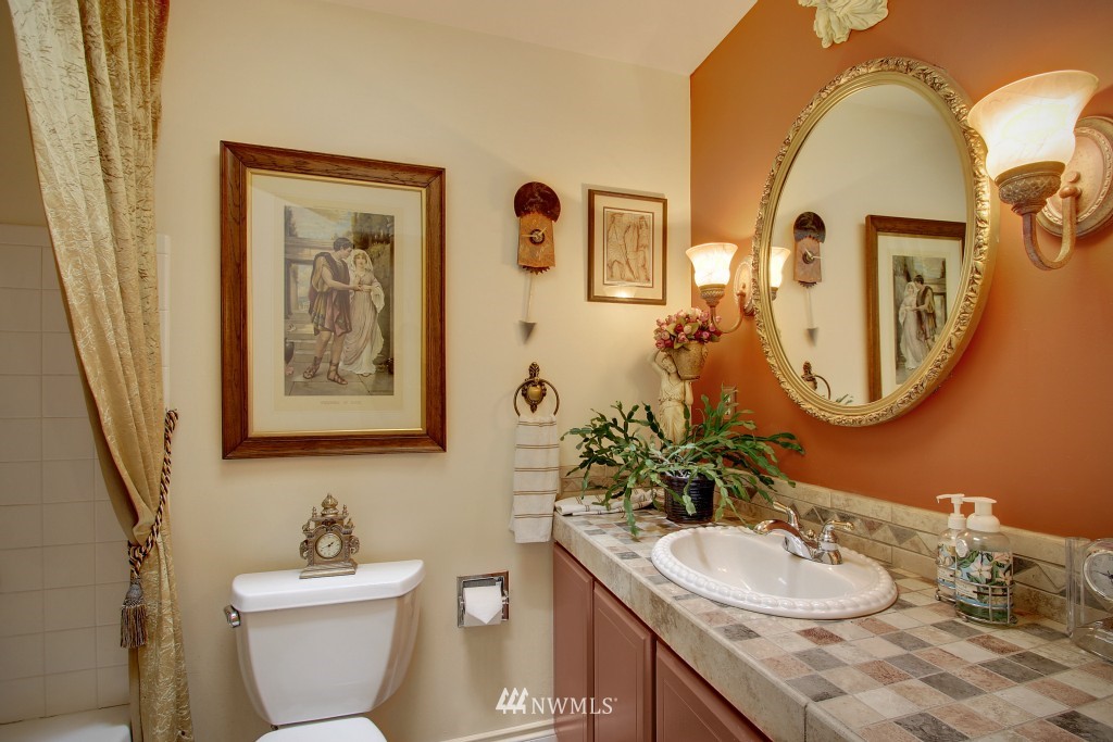 16205 133rd Place Southeast Renton, WA 98058 - Photo 13 of 15 Gallery Image 13
