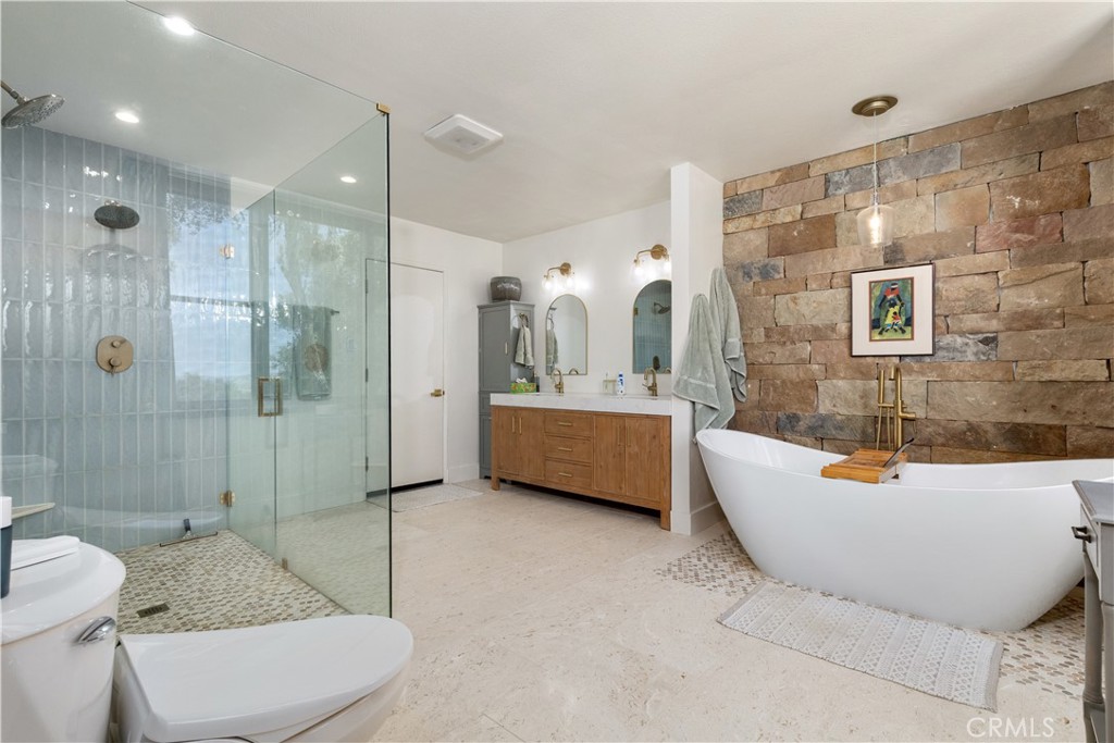 2570 Alturas Road Atascadero, CA 93422 - Photo 42 of 64 Primary bathroom