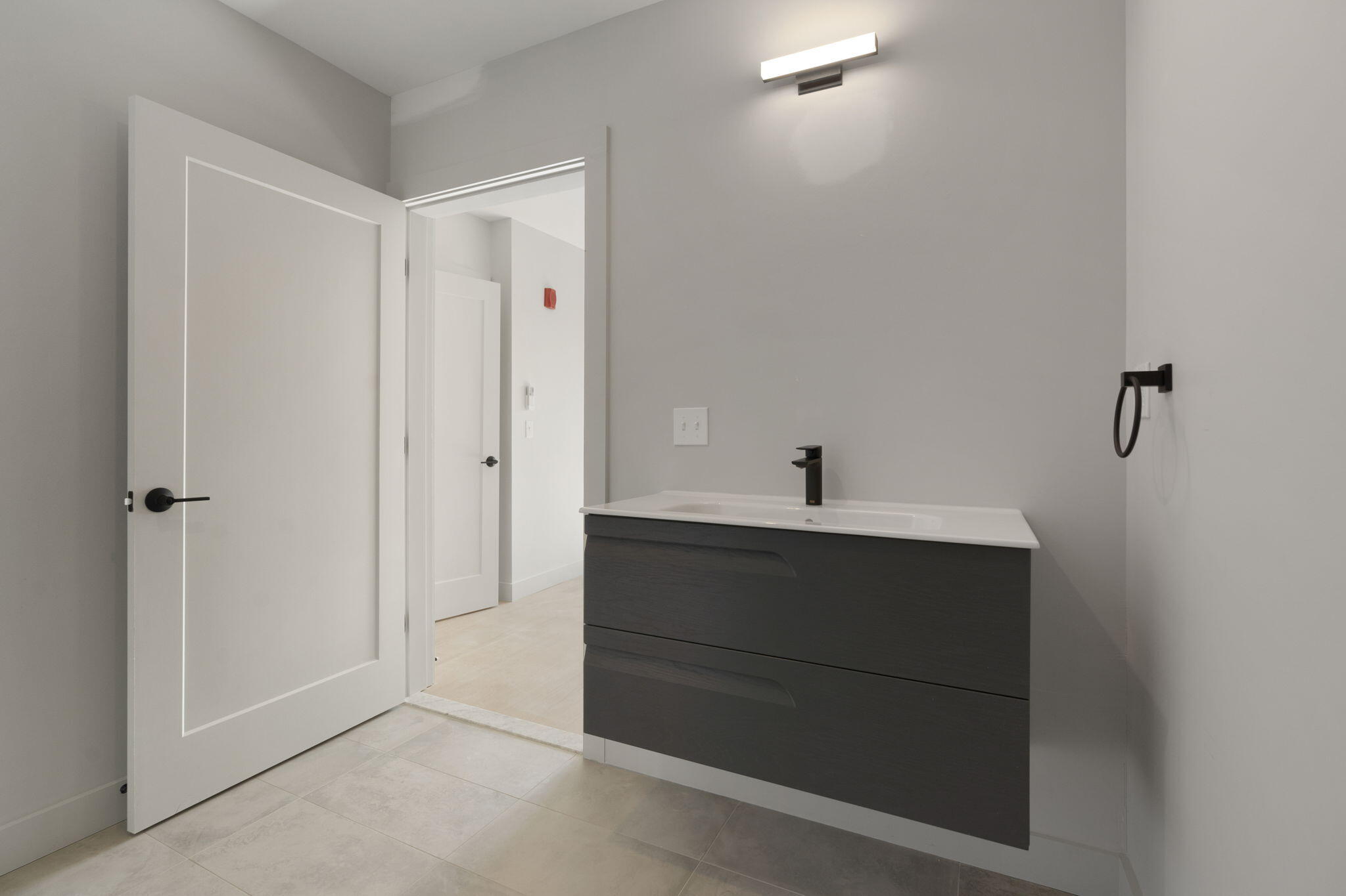 75 Chestnut Street, Unit 302 Portland, ME 04101 - Photo 14 of 49 bathroom(3)