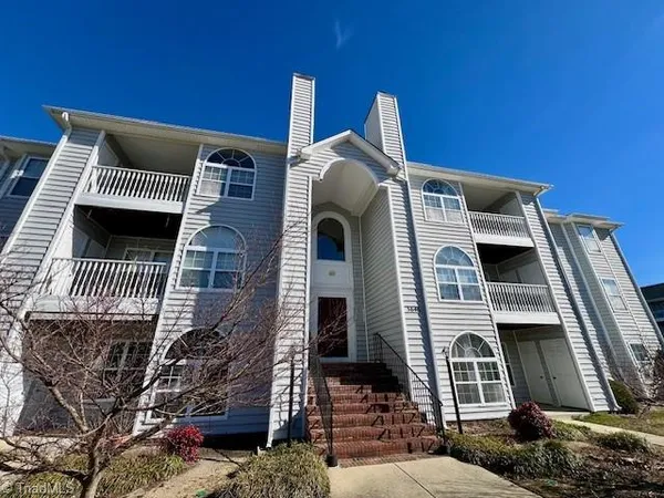 $1,275 | 3646 Morris Farm Drive, Unit 3D, Greensboro, NC 27409