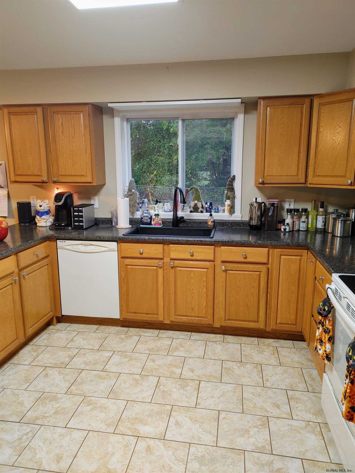 338 East Campbell Road Rotterdam, NY 12303 - Photo 4 of 25 Photo 4