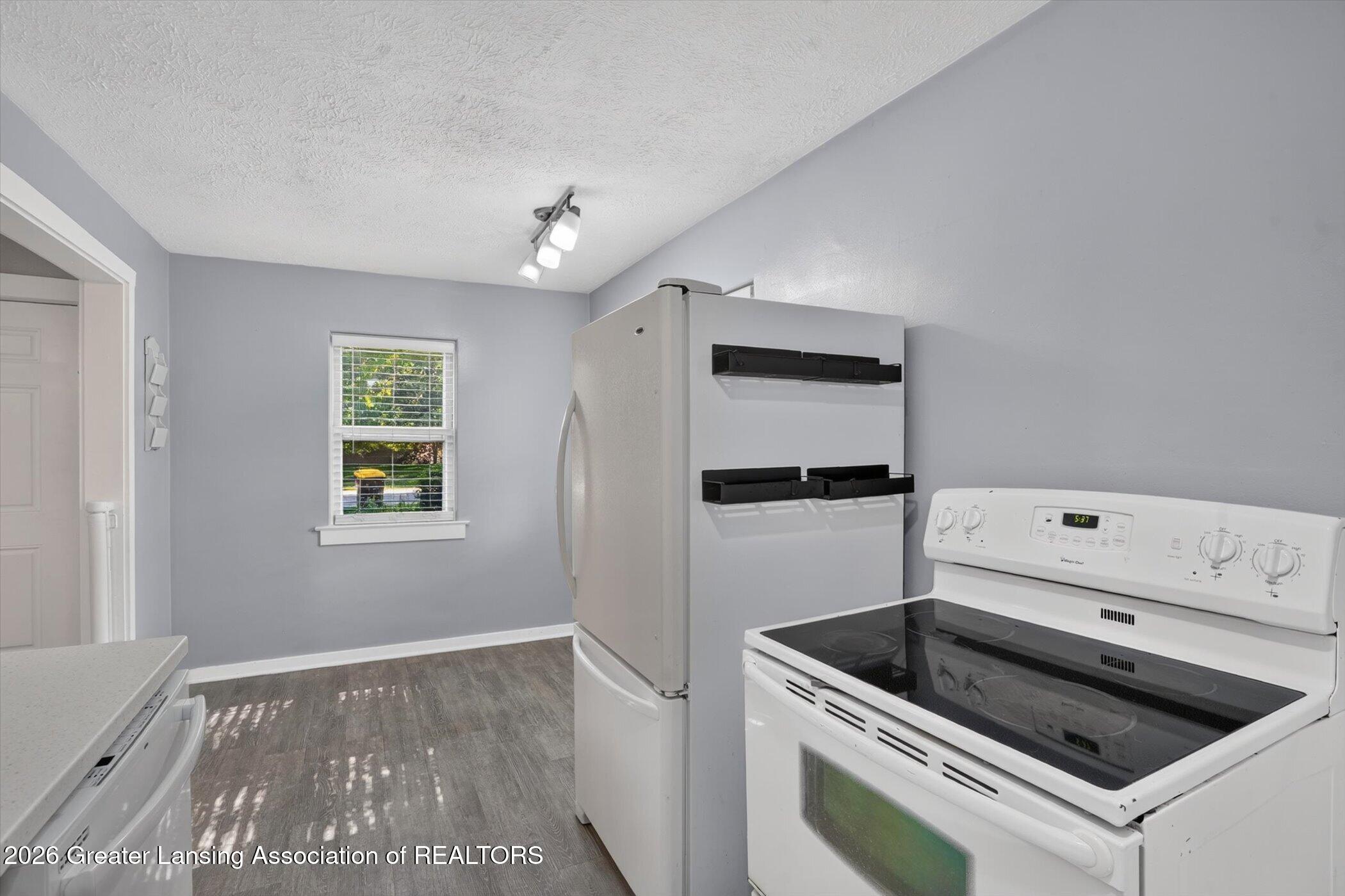 2020 Hamilton Road Okemos, MI 48864 - Photo 14 of 38 15-2020-Hamilton-Rd-WindowStill-Photogra