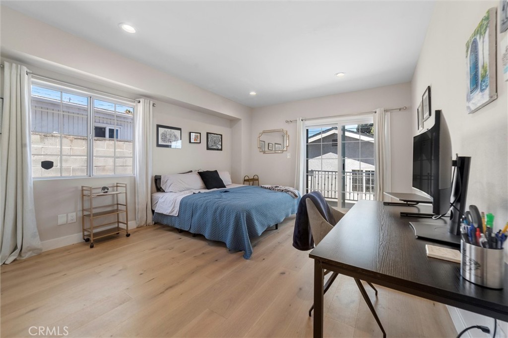 752 West 23rd Street San Pedro, CA 90731 - Photo 12 of 29 Downstairs Bedroom