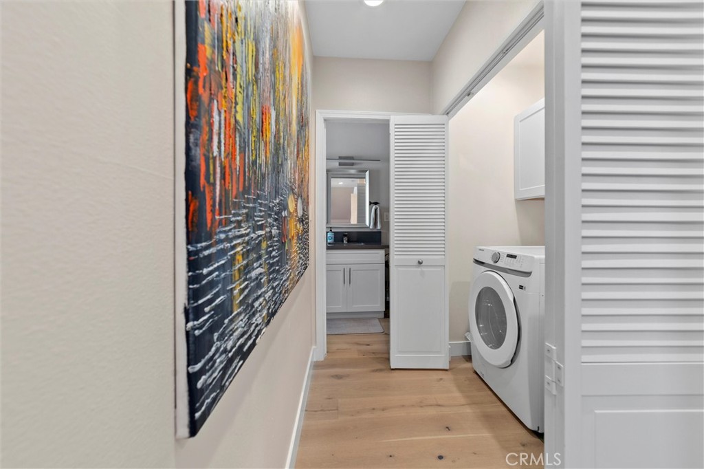 752 West 23rd Street San Pedro, CA 90731 - Photo 14 of 29 Hallway with laundry closet