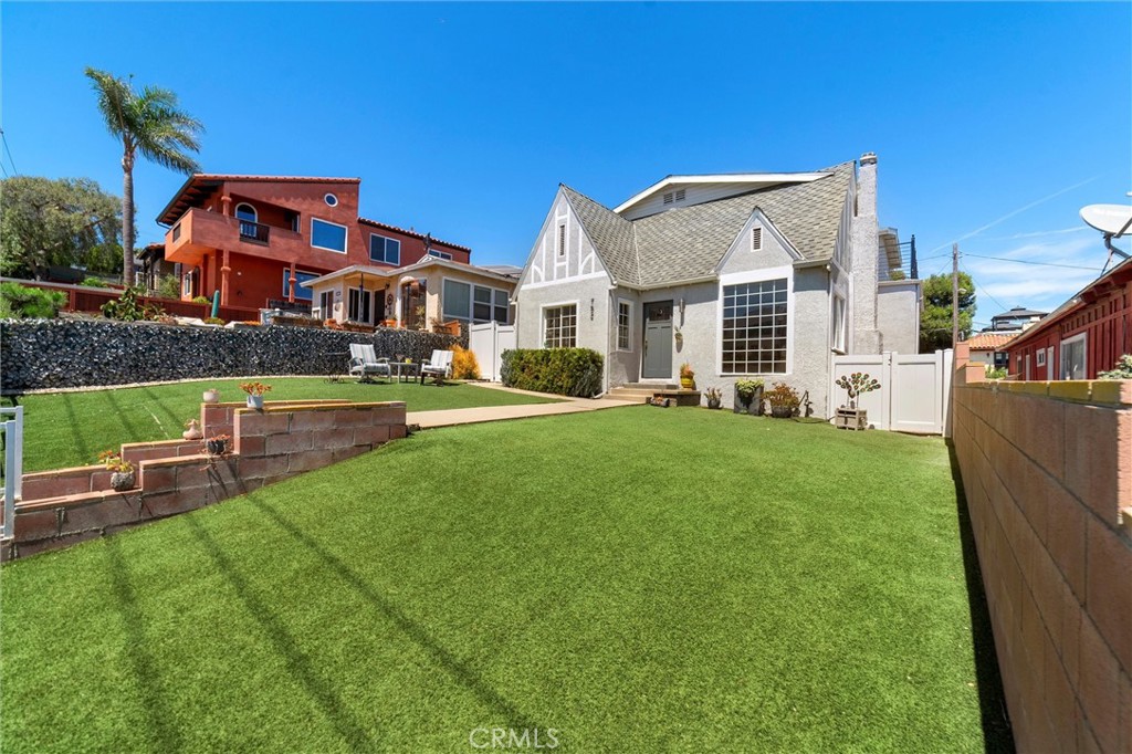 752 West 23rd Street San Pedro, CA 90731 - Photo 4 of 29