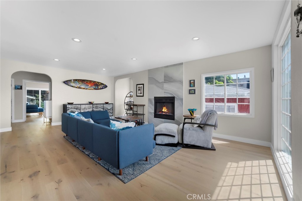 752 West 23rd Street San Pedro, CA 90731 - Photo 5 of 29 Living Room