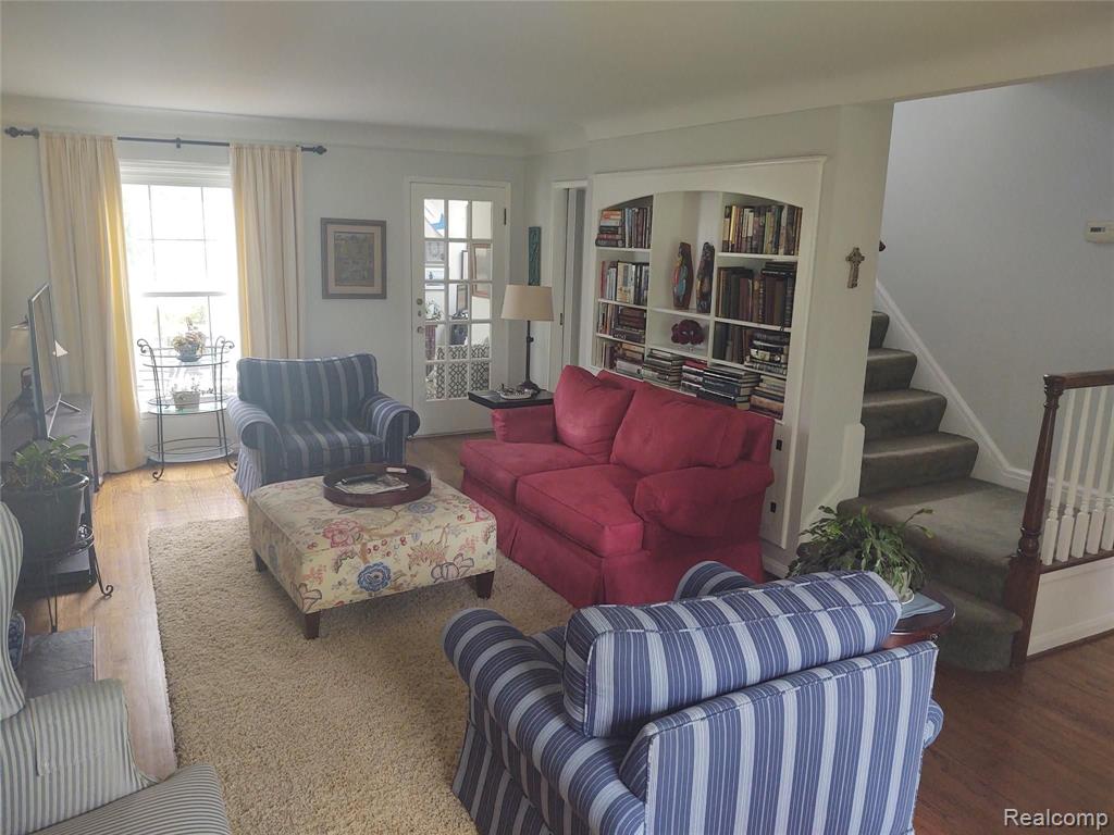 1901 Broadstone Road Grosse Pointe Woods, MI 48236 - Photo 9 of 22