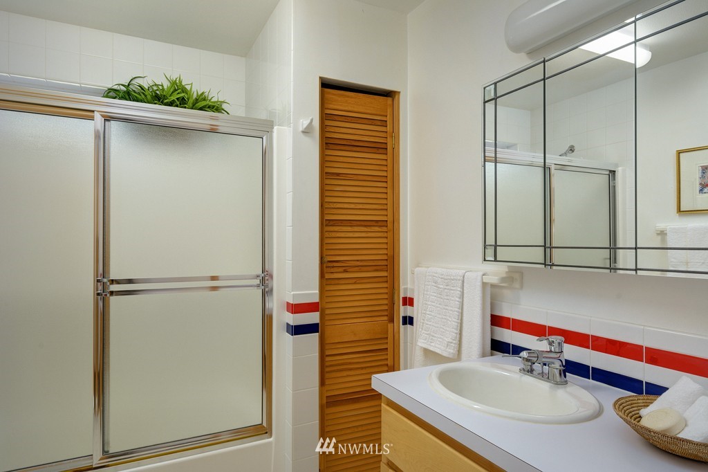 29641 Rash Road Northeast Kingston, WA 98346 - Photo 11 of 20 Gallery Image 11