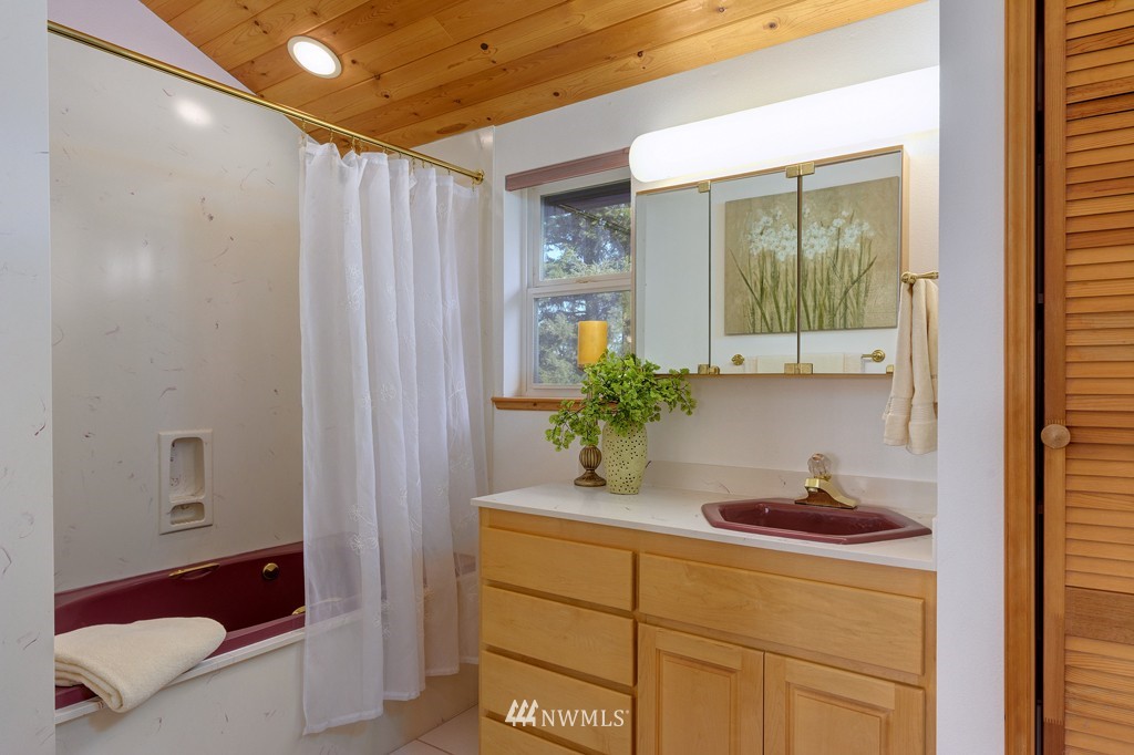 29641 Rash Road Northeast Kingston, WA 98346 - Photo 16 of 20 Gallery Image 16