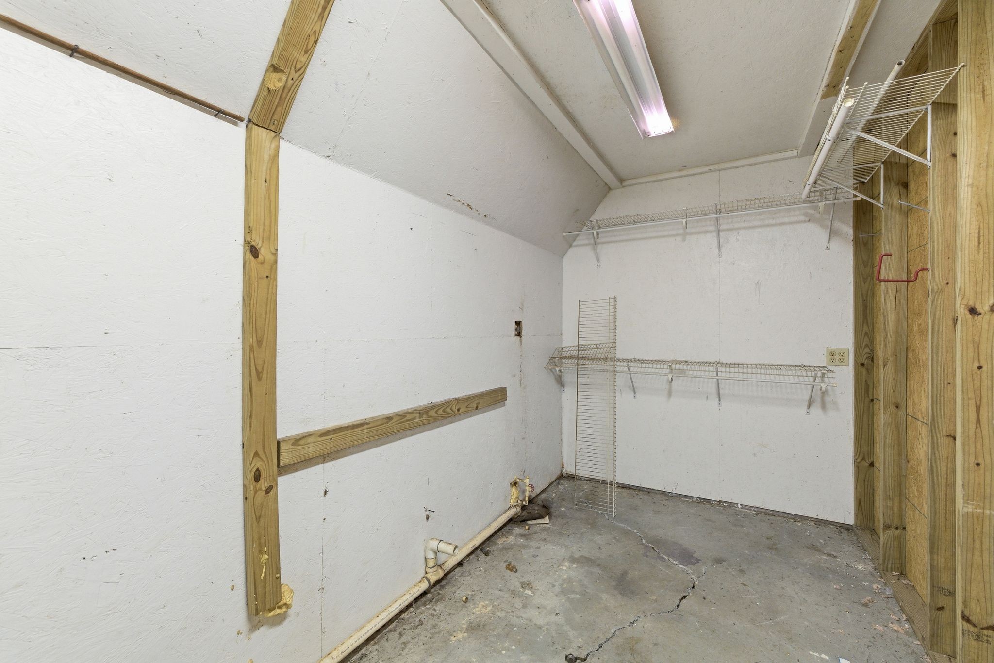 1021 B Jordan Road Lascassas, TN 37085 - Photo 46 of 58 a view of closet