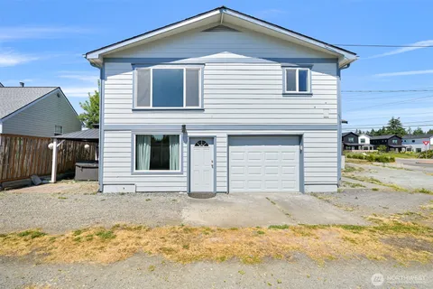 $714,900 | 3204 D Avenue, Anacortes, WA 98221