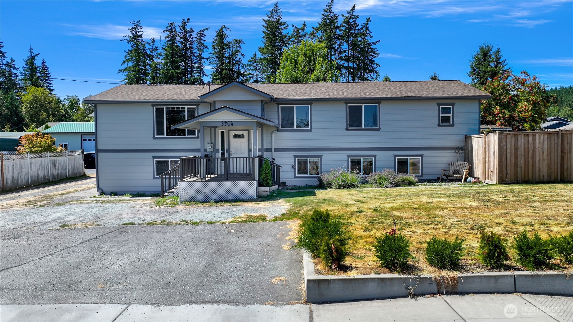 3204 D Avenue Anacortes, WA 98221 - Photo 4 of 21