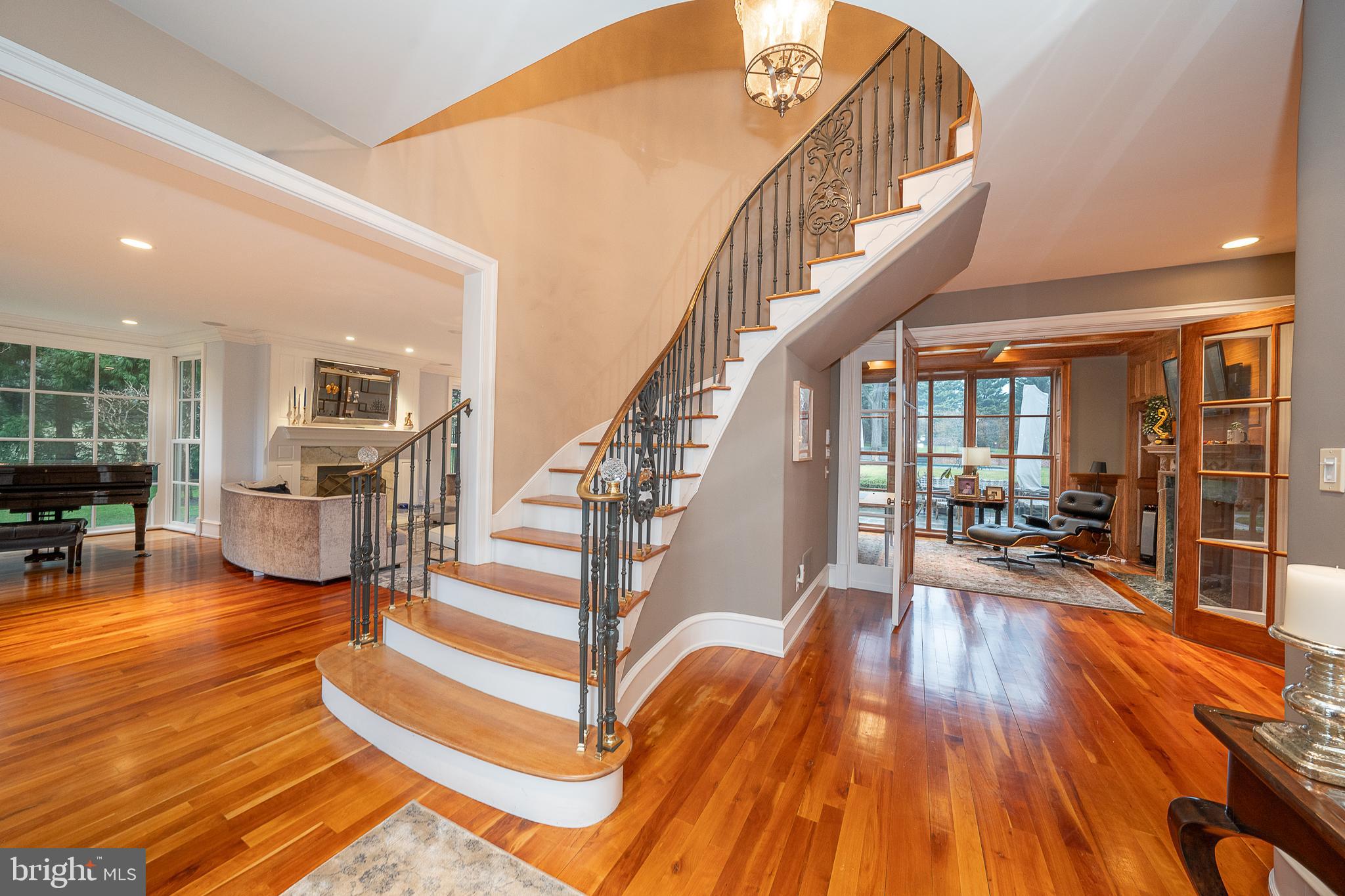 1122 Brynlawn Road Villanova, PA 19085 - Photo 11 of 55 Radial stair in foyer