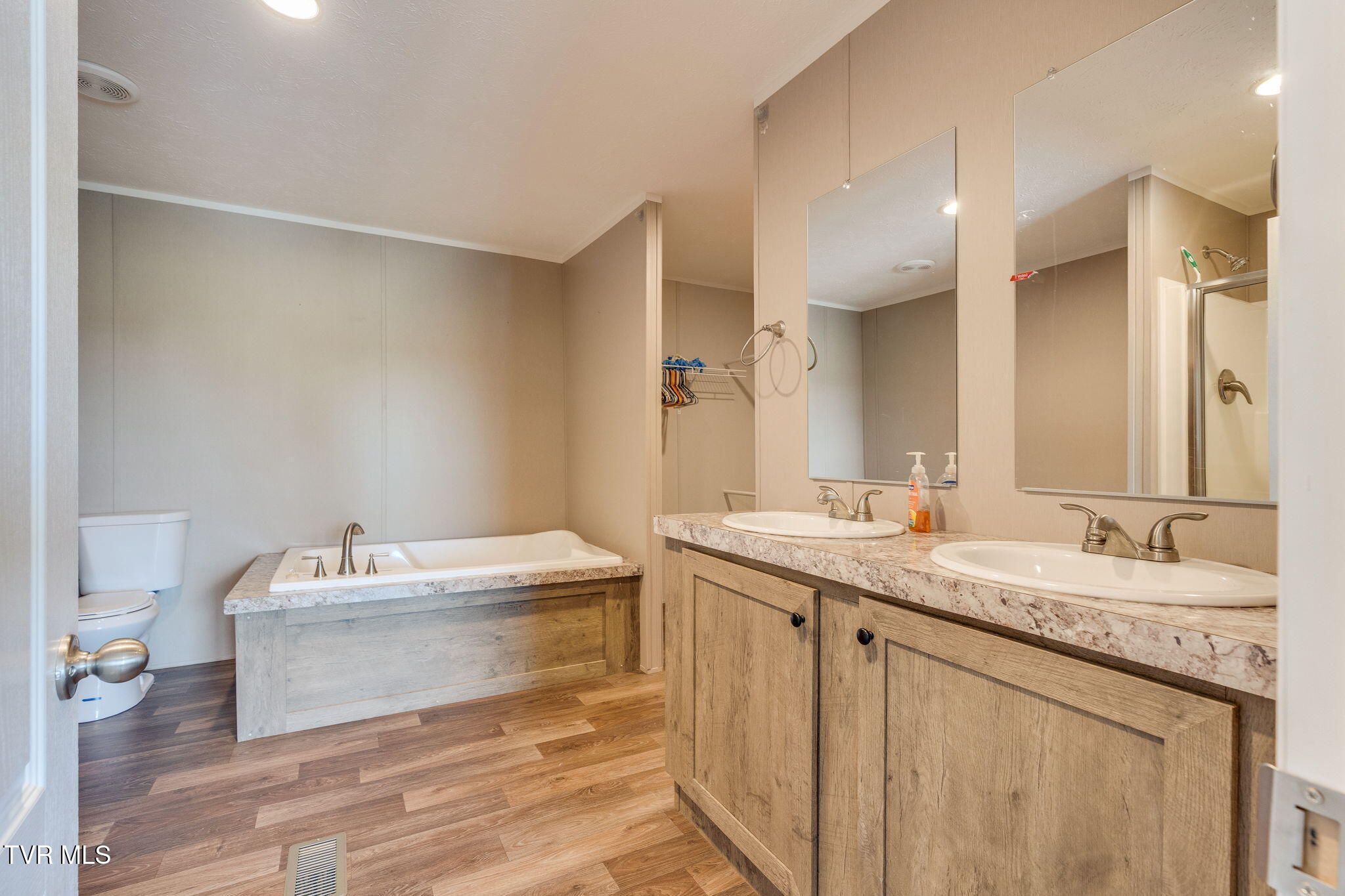 1510 Greystone Road Greeneville, TN 37743 - Photo 19 of 36 014