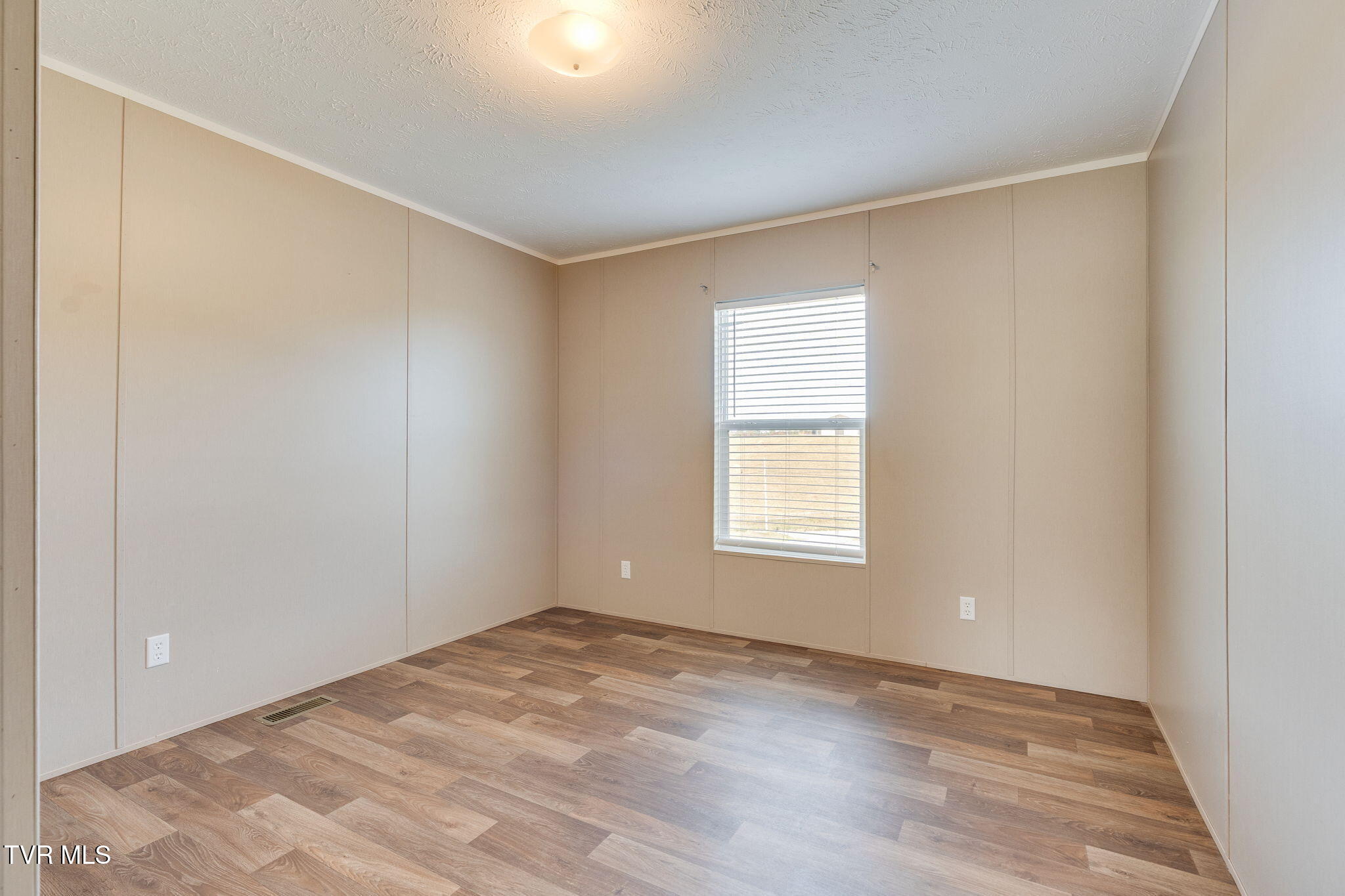 1510 Greystone Road Greeneville, TN 37743 - Photo 23 of 36 018