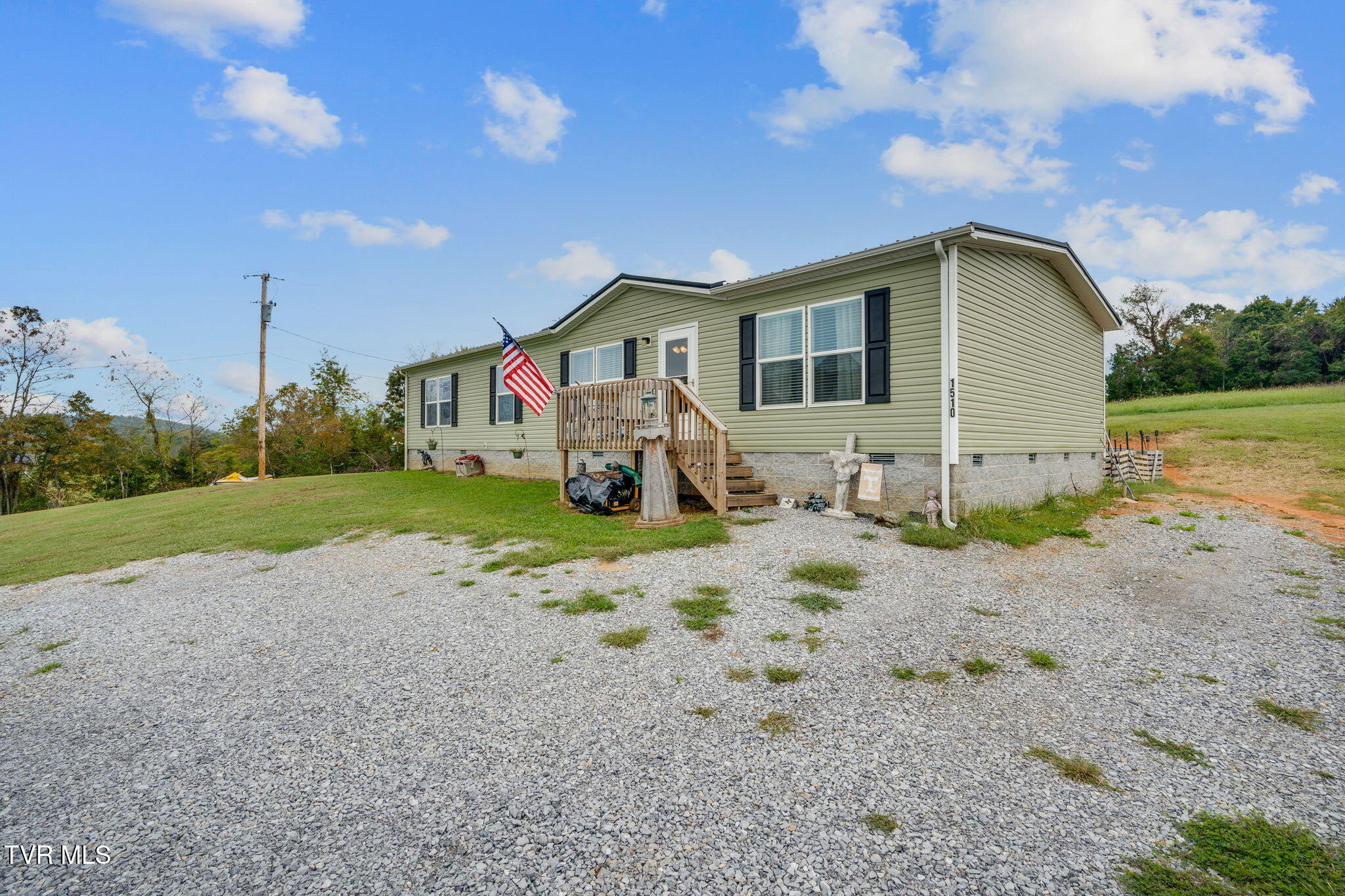 1510 Greystone Road Greeneville, TN 37743 - Photo 4 of 36 003