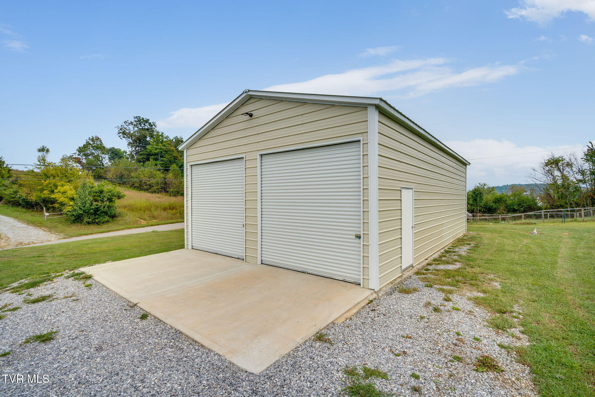 1510 Greystone Road Greeneville, TN 37743 - Photo 5 of 36 030