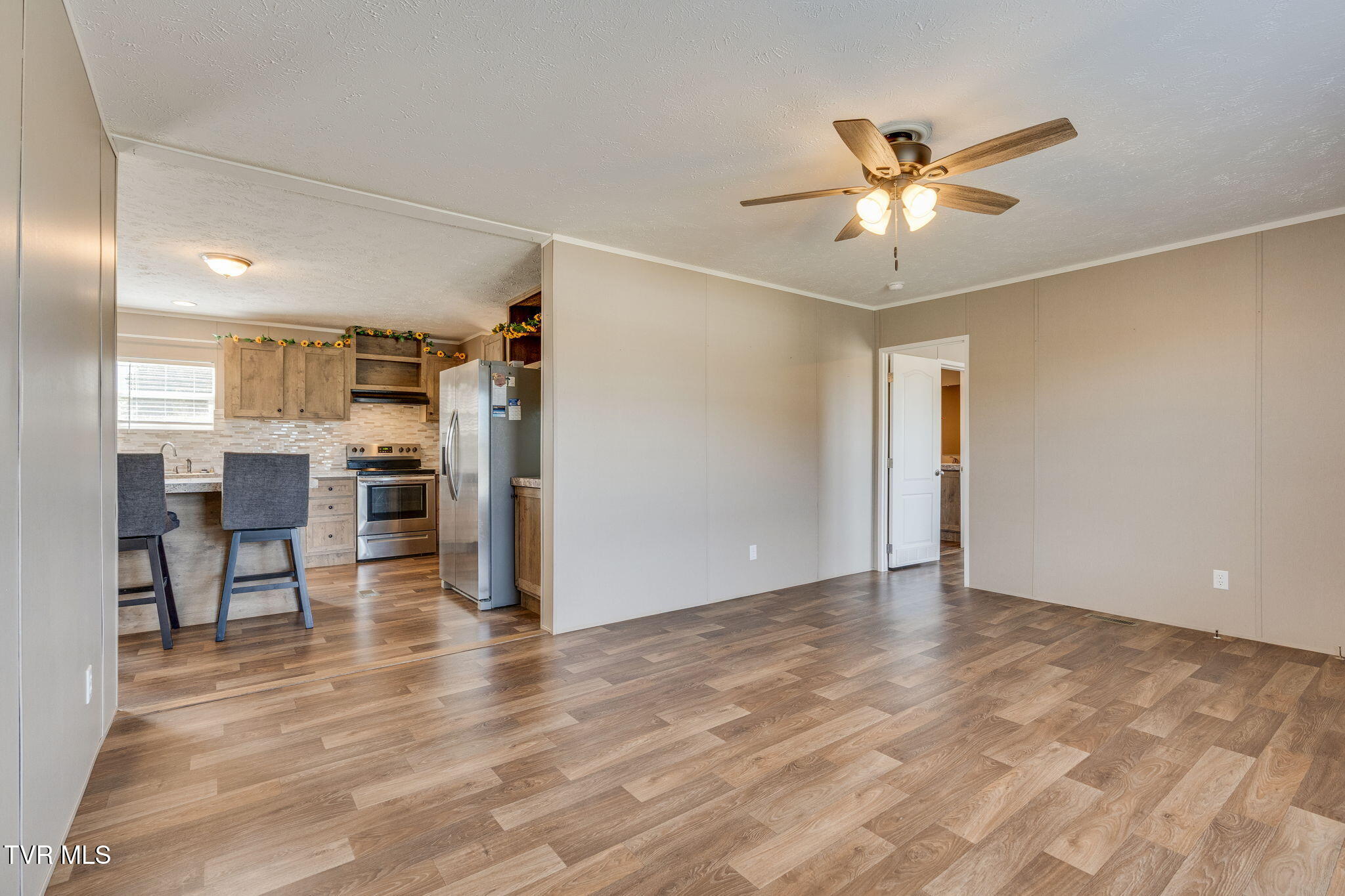 1510 Greystone Road Greeneville, TN 37743 - Photo 9 of 36 004