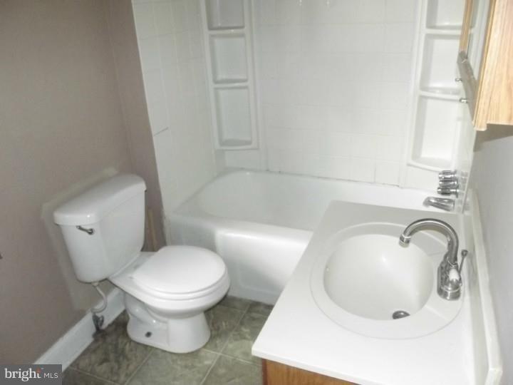 112 Rector Street Philadelphia, PA 19127 - Photo 13 of 17 Bathroom