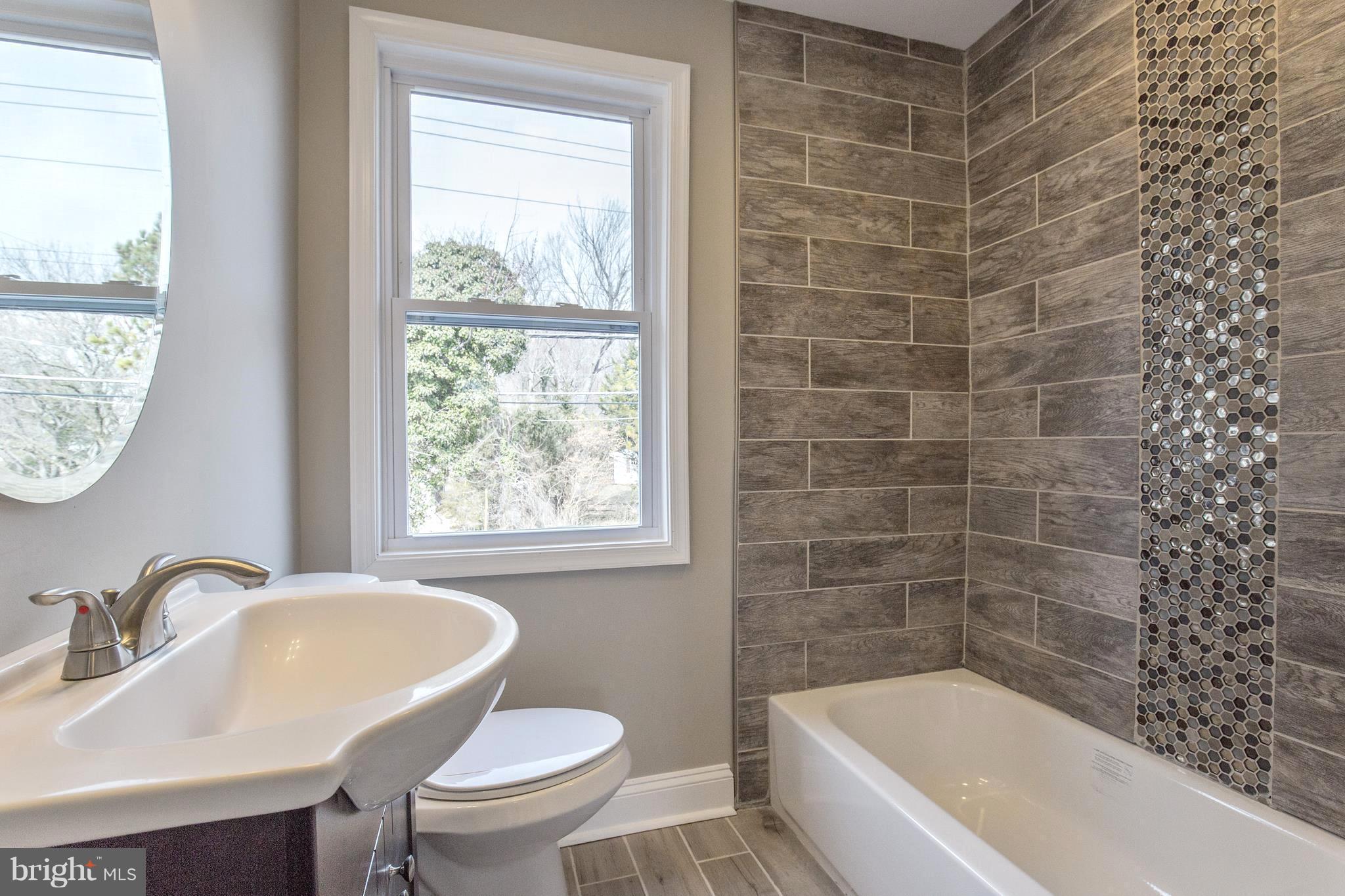 6643 Frederick Road Catonsville, MD 21228 - Photo 5 of 30 Bath