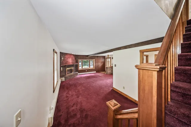 a view of livingroom with furniture
