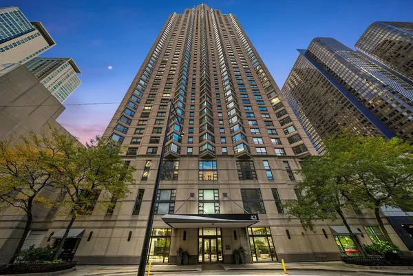 $2,500 | 401 East Ontario Street, Unit 1304, Chicago, IL 60611