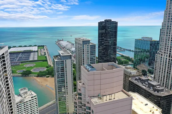 $2,500 | 401 East Ontario Street, Unit 1304, Chicago, IL 60611