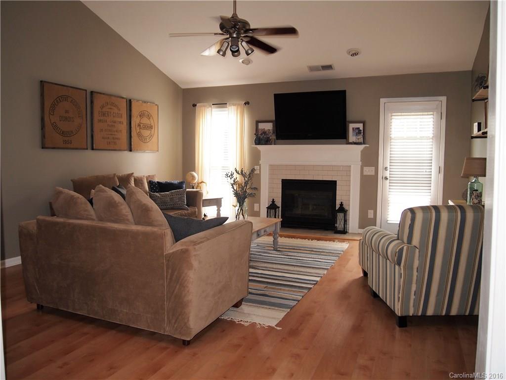 1032 Clearbrook Road Matthews, NC 28105 - Photo 4 of 21 Gallery Image 4