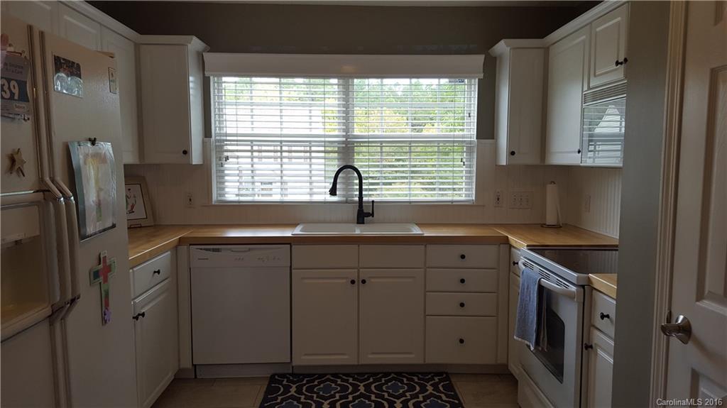 1032 Clearbrook Road Matthews, NC 28105 - Photo 7 of 21 Gallery Image 7