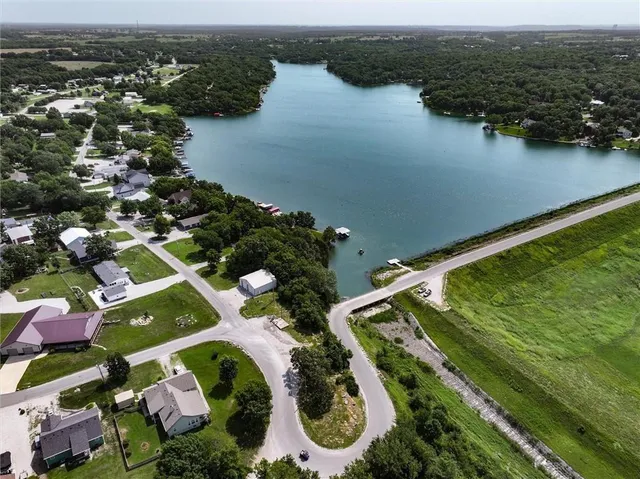 $10,000 | 1 Utah Drive, Lacygne, KS 66040