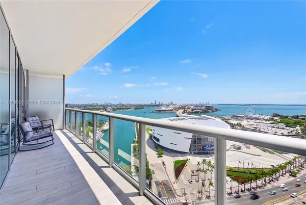 $5,490 | 888 Biscayne Boulevard, Unit 2404, Miami, FL 33132