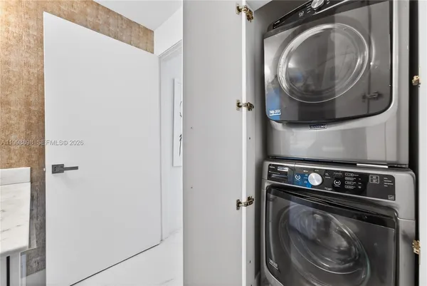 $5,490 | 888 Biscayne Boulevard, Unit 2404, Miami, FL 33132