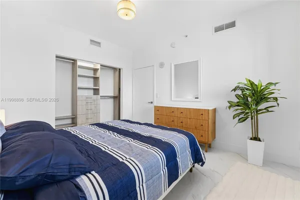 $5,490 | 888 Biscayne Boulevard, Unit 2404, Miami, FL 33132