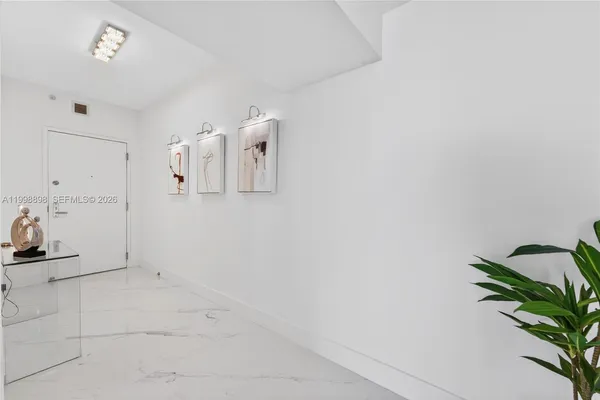 $5,490 | 888 Biscayne Boulevard, Unit 2404, Miami, FL 33132