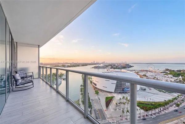 $5,490 | 888 Biscayne Boulevard, Unit 2404, Miami, FL 33132