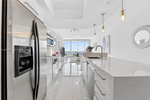 $5,490 | 888 Biscayne Boulevard, Unit 2404, Miami, FL 33132