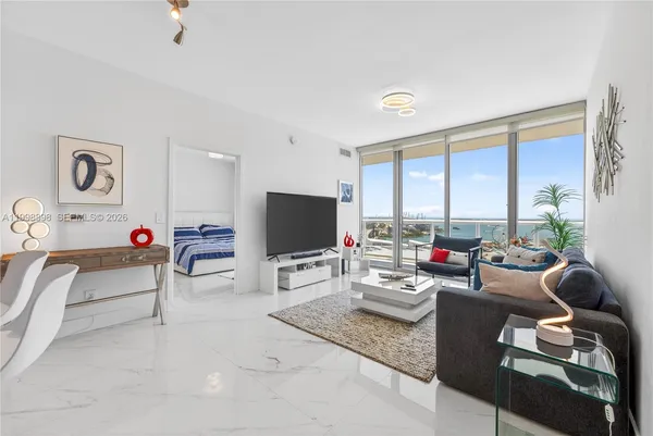 $5,490 | 888 Biscayne Boulevard, Unit 2404, Miami, FL 33132